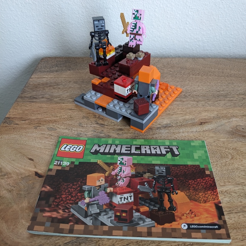 Lego Minecraft #21139 The Nether Fight